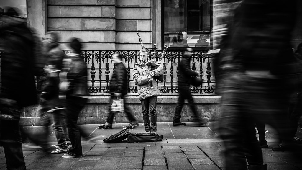 The young player, Glasgow, Scotland - Street photography