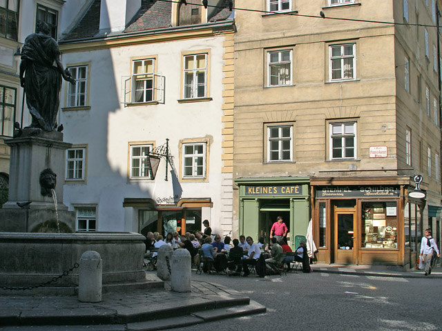 Franziskanerplatz, Kleines Cafe