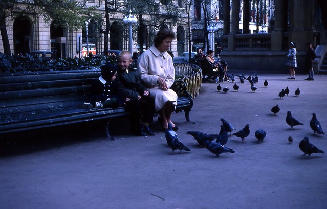 el odeon, Los Gobelinos, el Chez Henry, la plaza y las palomas, Chile, 18 de septiembre de 1963, Ryan Stansifer