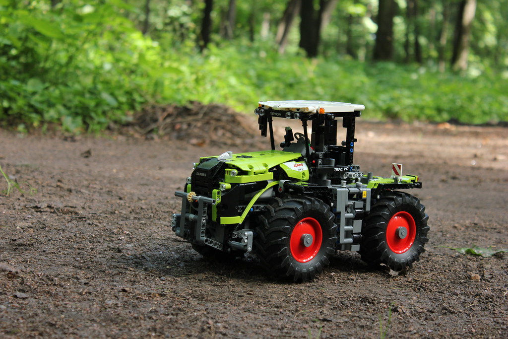 Lego Motorized - Claas Xerion Trac | Flickr