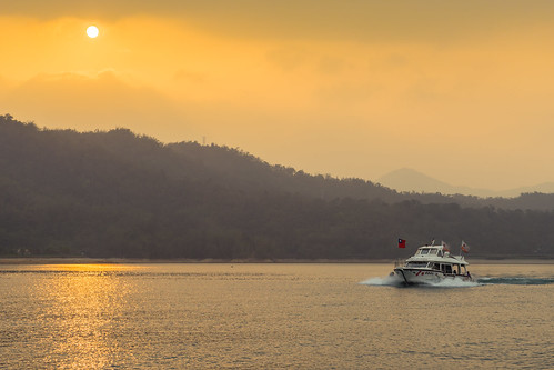 sunset ferry sony taiwan sunmoonlake travelphotography a7ii moodandatmosphere variotessartfe2470mmf4zaoss