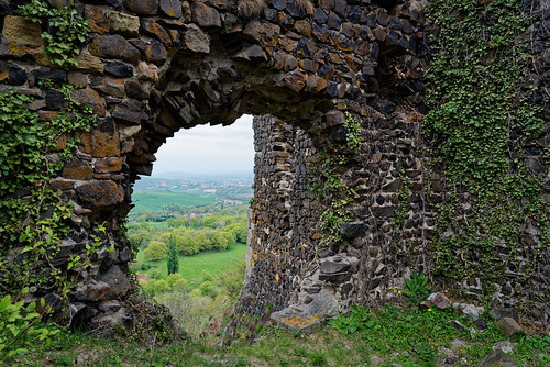 auvergnerhônealpes puydedôme saintjuliendecoppel coppel château castle castillo castelli ruines ruins
