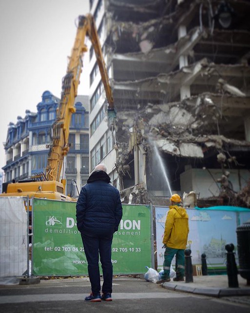 ‘Untitled’ - #Brussels #Belgium #urban #city #architecture #building #people #welovebrussels #visitbrussels #hellhole #Samsung