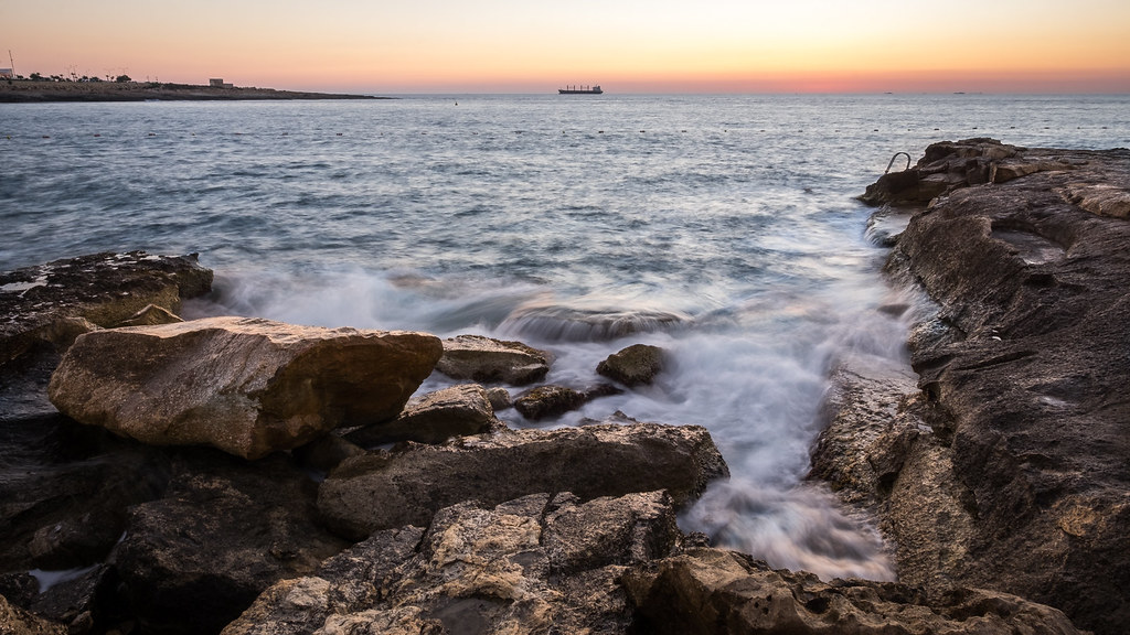 Sunrise in San Tumas - Marsaskala, Malta - Seascape photography