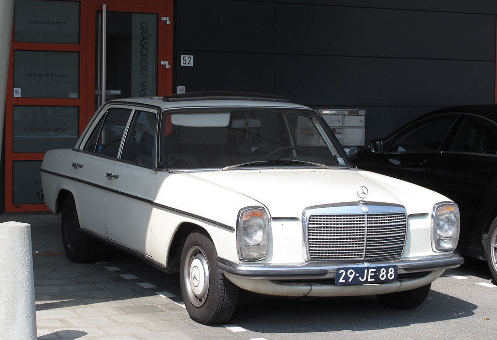 1975 Mercedes-Benz 230-4 (W115)