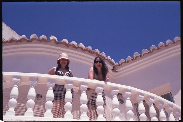 Spain 2016 - Kodak Retina Ib (Type 018 Chrome Dot) - Tess & Lisa on the Balcony