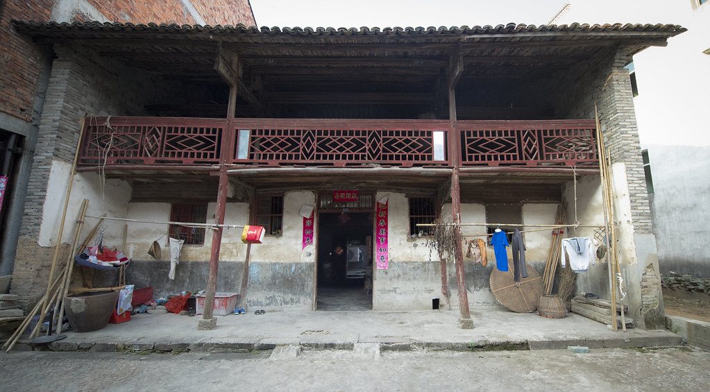 A larger local home in the main street  outside the “Mansion of the Celestial Master Descended from the Han Dynasty”