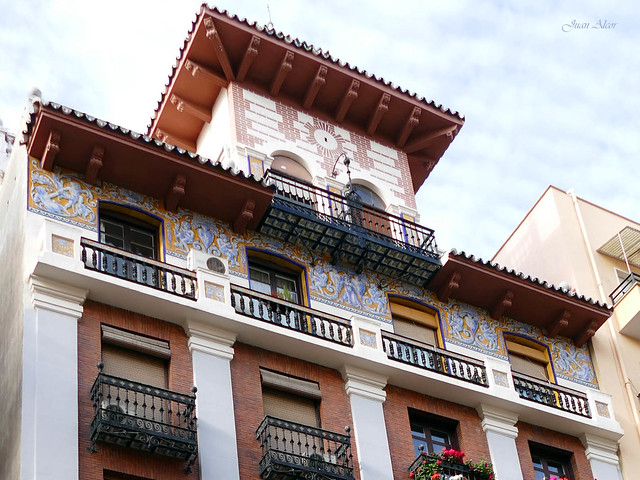 Azulejos. Comunidad de Vecinos (Madrid)