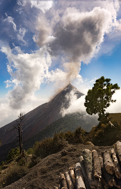 Daytime Eruption of Volcan de Fuego