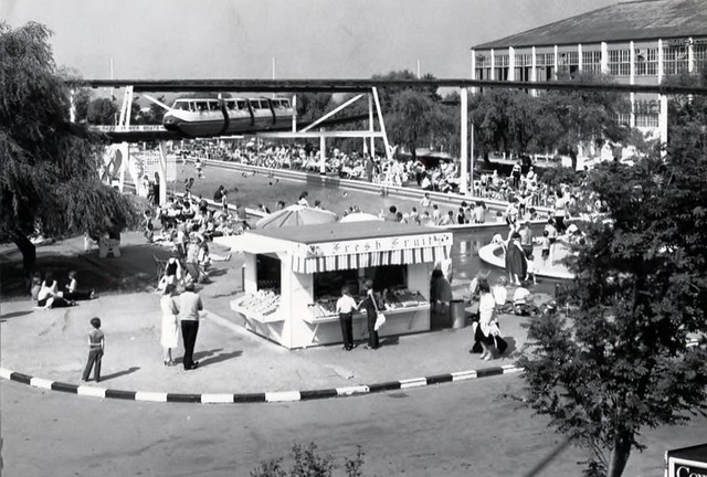 Butlins Minehead - Outdoor pool and Monorail