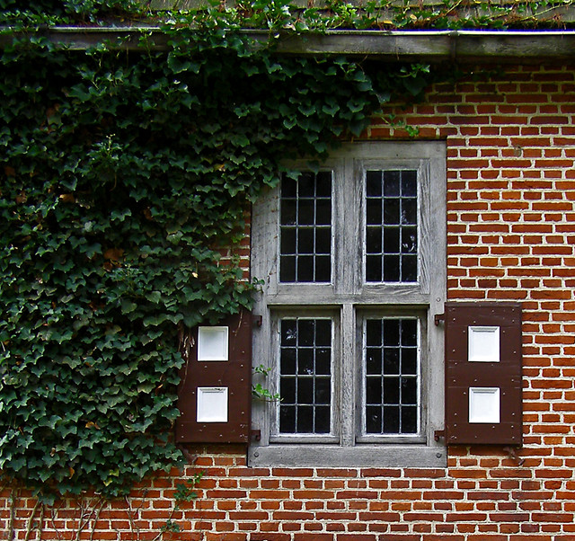 photo - Detail, Van Cortlandt Manor tenant cottage