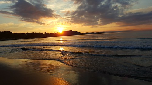 sunrise atlanticocean ingonishbeach water waves capebretonhighlands samsungs6edge cameraphone