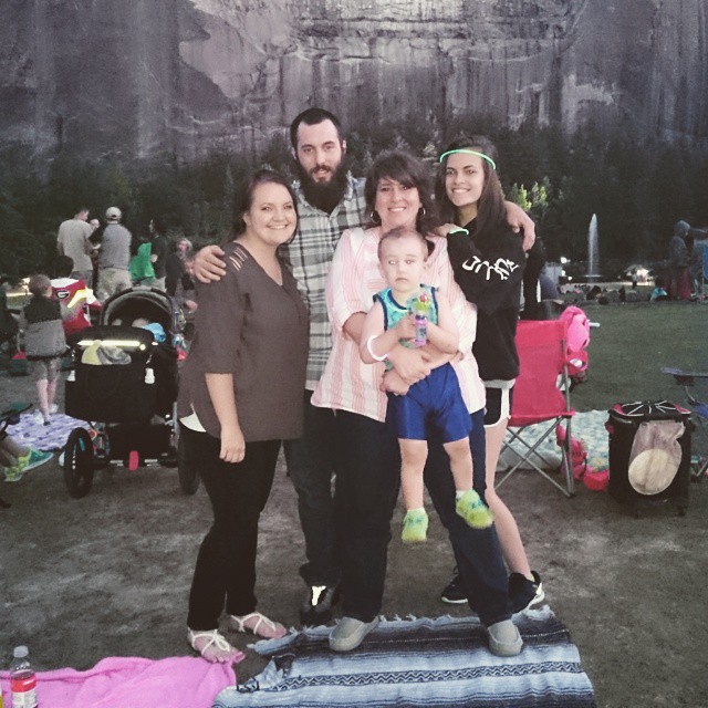 Late posting pics of the stone! Though two are missing i couldnt ask for a better family. Bad times and all! #stonemountain #lasershow #family #frizzyhair
