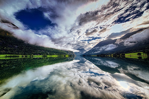 autumn oppstrynvatnet d750 nikon calm serene water mountains outdoor lake clouds norway seasons locations wideangle rocks colors stryn norge lens sigma sky 1224mm landscape sognogfjordane morning no