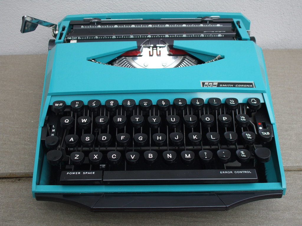 Vintage Blue Smith Corona Super G Typewriter Designed by G… | Flickr