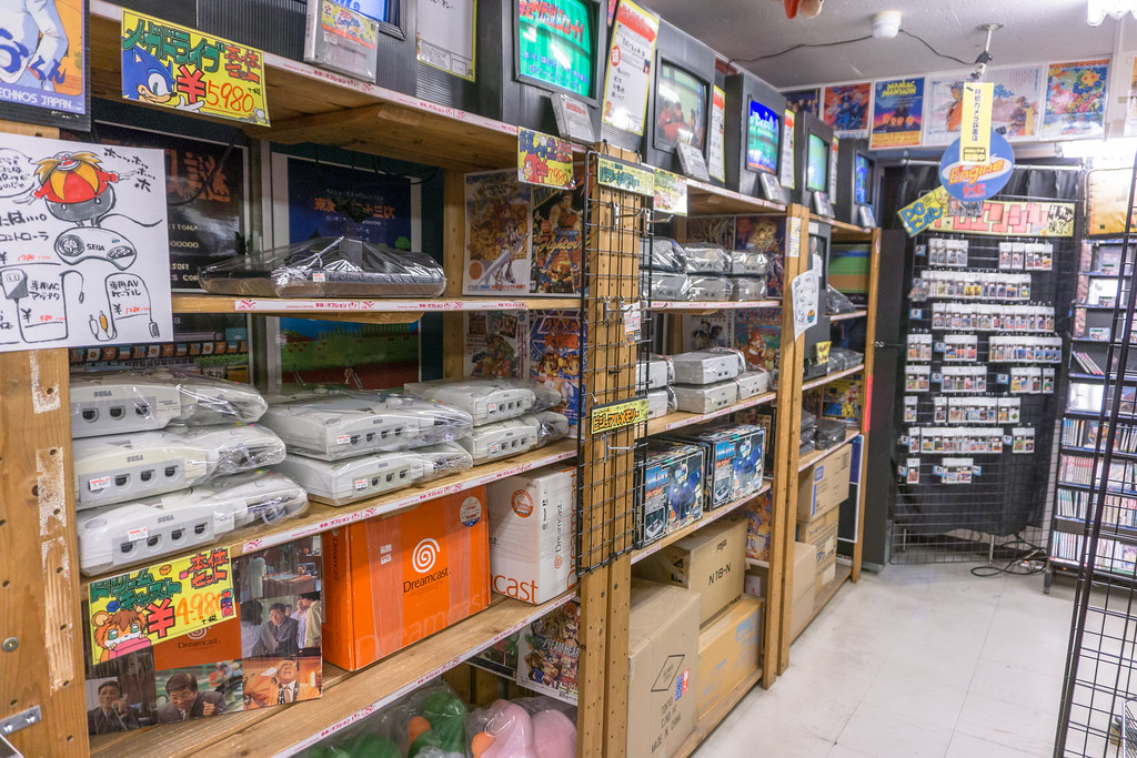 retro game shop akihabara