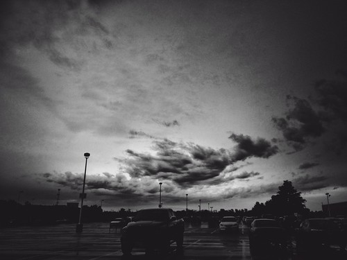 iphoneedit handyphoto jamiesmed app snapseed 2016 landscape hamiltoncounty cincinnati vsco blackwhite bw blackandwhite may ohio midwest iphoneography phoneography mobileography iphoneonly iphonephoto iphone5s sky photography clouds spring mobilography clermontcounty mobilephotography queencity geotag geotagged fauxvintage mobilephoto shotoniphone