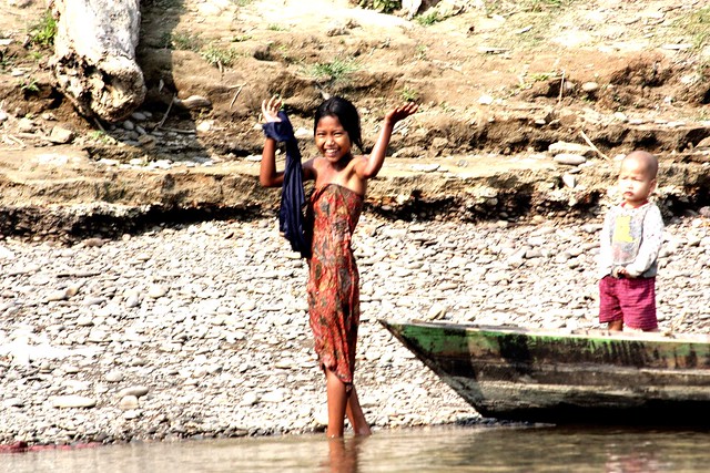 PICT0351/Burma/Chin State/ Lemro River/ Hello !!