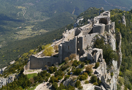 france languedoc roussillon aude peyrepertuse chateaudepeyrepertuse chateau castle fort fortress cathar hilltop explore