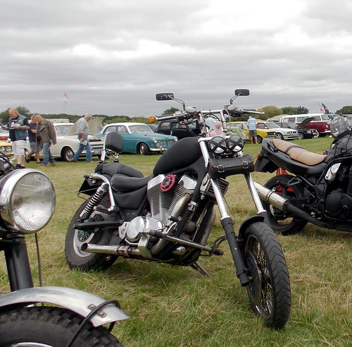 MOTORCYCLE BANDIT . NOT KNOWING ABOUT MOTORCYCLES I THINK IT MIGHT BE A KAWASAKI OR MABE A SUZUKI AT DANYMS HALL CAR AND MOTORCYCLE SHOW IN AN EAST LONDON BOROUGH SUBURB STREET VENUE ENGLAND DSCN0171 C C | by photobot2010