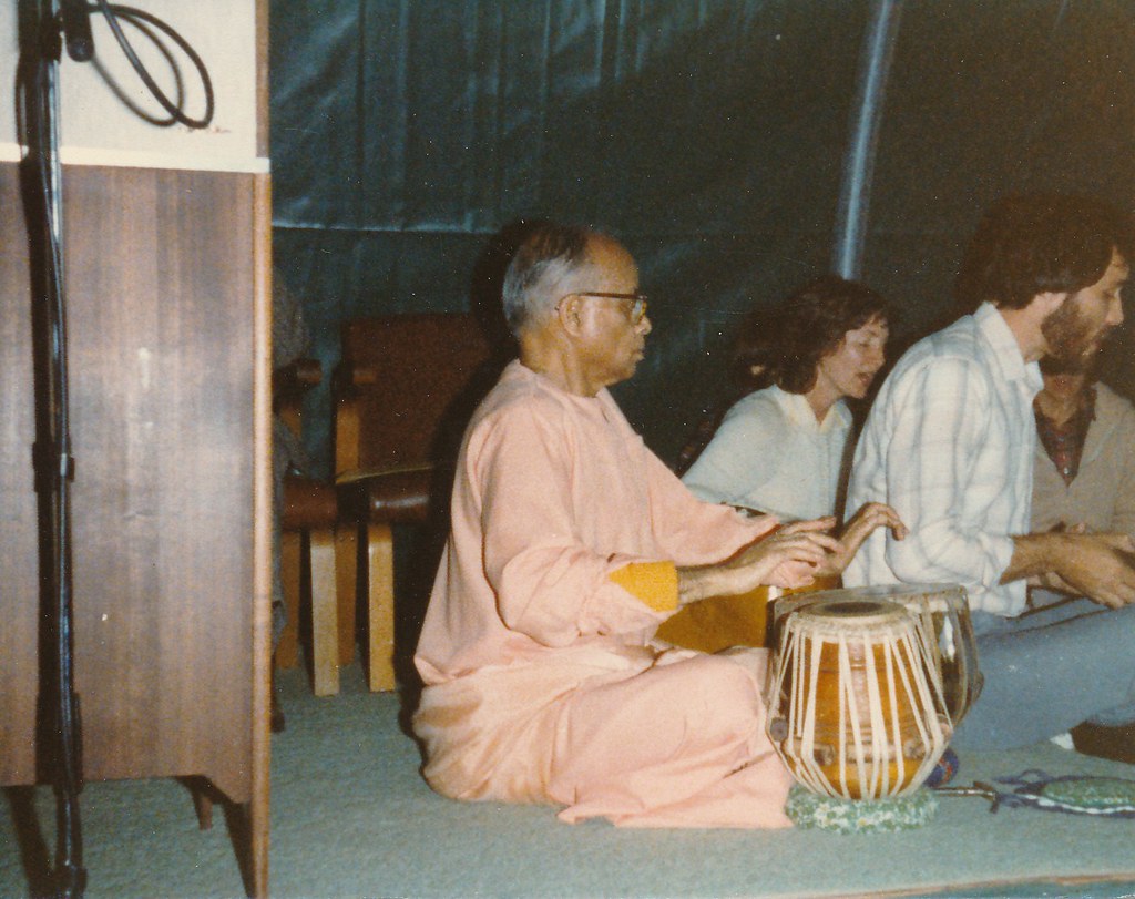 Swami Shraddhananda Lynette And Steve Mauldin Playing Tabla At Shanti Ashrama