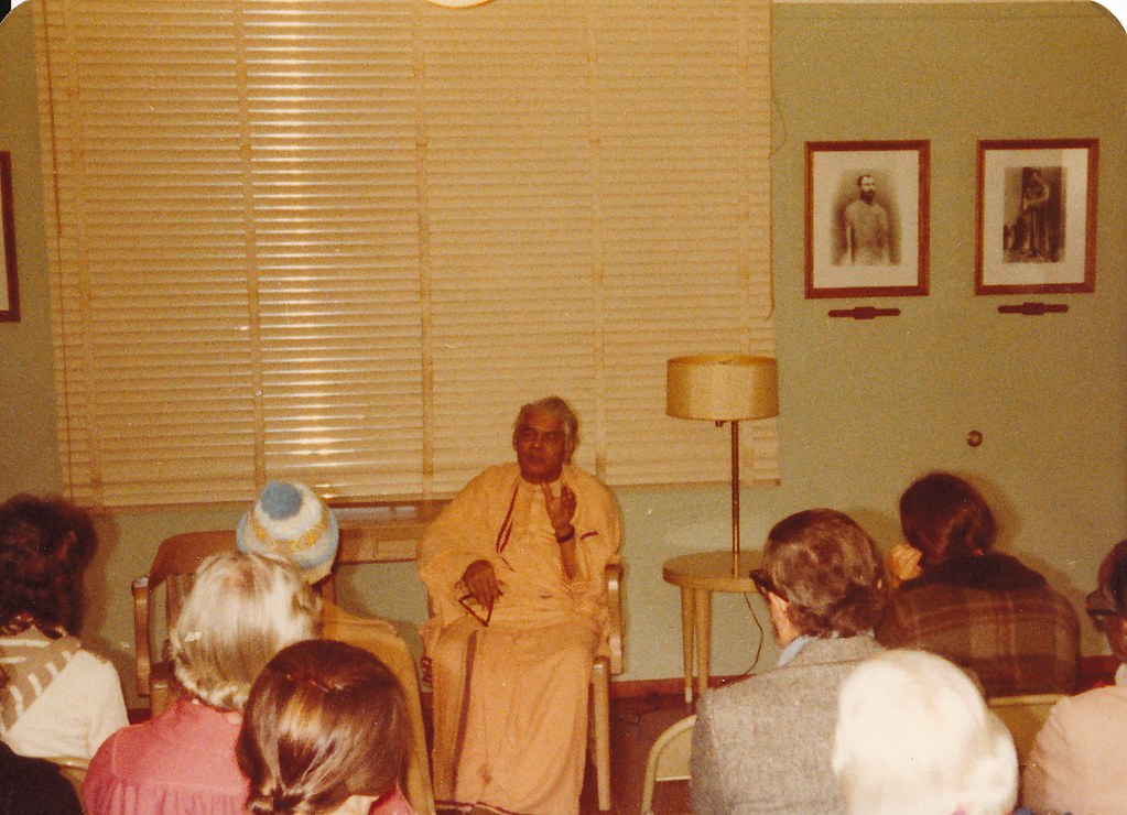 Sacramento Swami Nityabodhananda In Assembly Room
