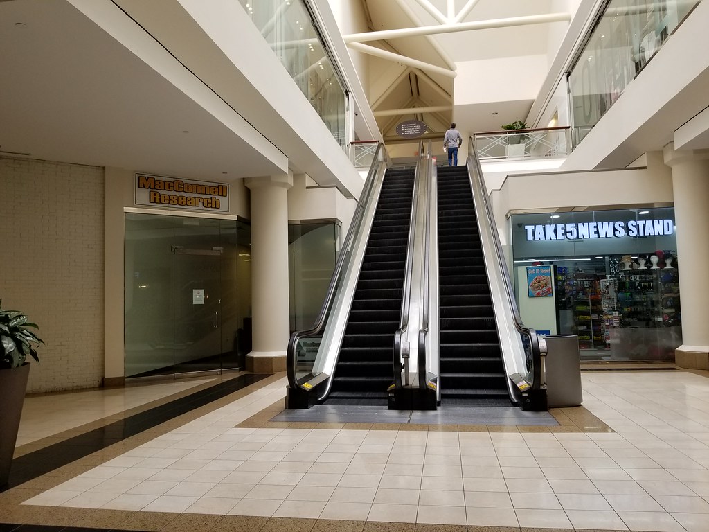 Lenox Square Mall - Atlanta, GA, Brands R Us