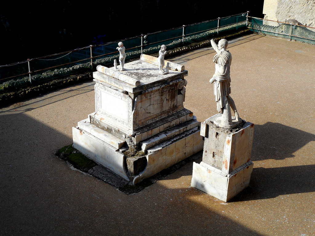 Funerary altar to Marcus Nonius Balbus (born in Nuceria Alfaterna / Nocera), Augustus' friend, at Herculaneum, buried by Vesuvius' eruption on 79 AD