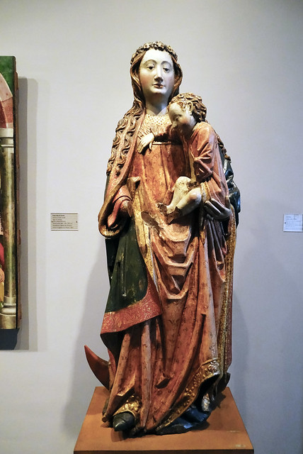 Talla gotica madera policromada Virgen y el Niño escuela hispano-flamenca Museo de Navarra Pamplona