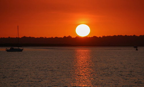 andygocher canon100d uk essex coastline coast sunset sun red boat suns theladyofavenel