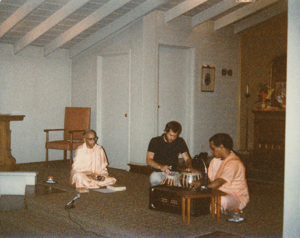 Swami Shraddhananda Steve Mauldin Swami Chandrashekarananda Singing