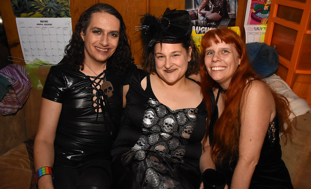 20171013 2139 - Rainbow Party #10 - Black - Clio's Coming Out - Clio, Beth, Carolyn - (by Sideshow Bob) - DSC_5163
