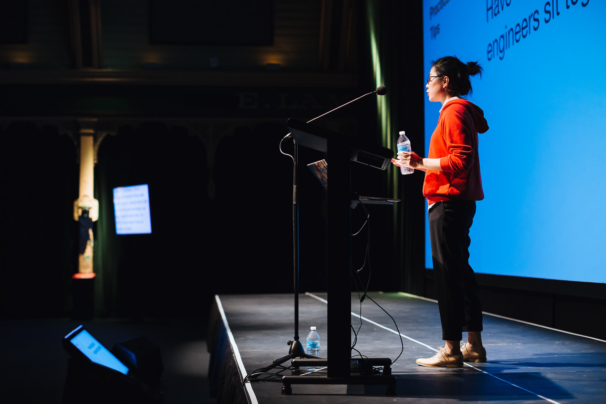 CSS_OnStage_1600px_045