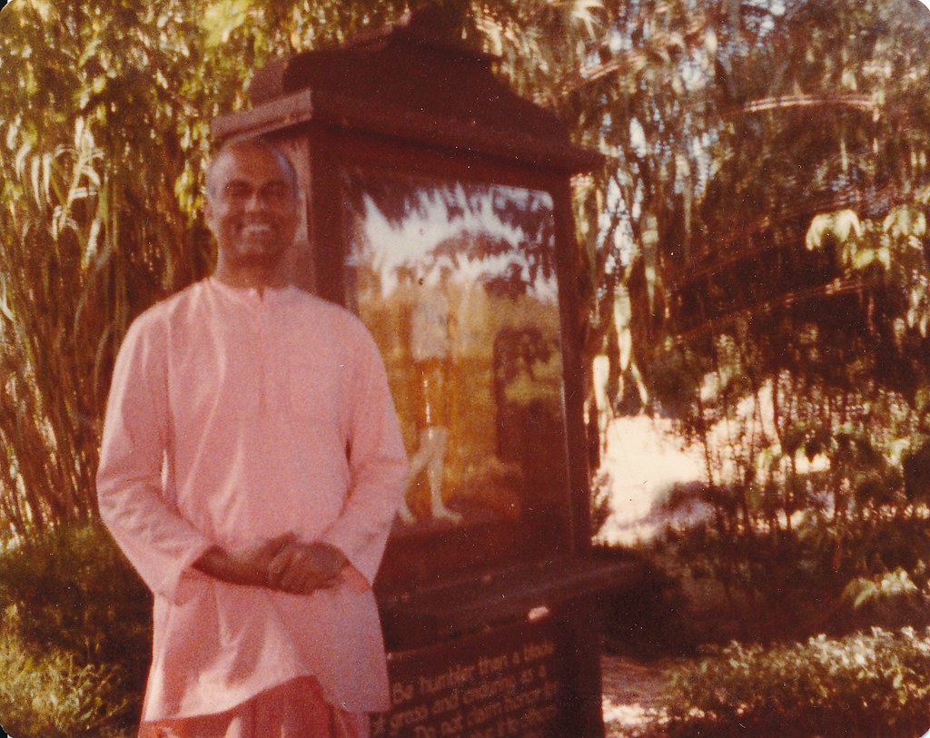 Swami Chetanananda Swami With Sri Chaitanya