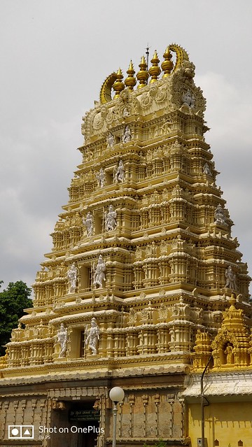 #mysuru #ooty #trip #temple #chamundadevi #india #shotononeplus