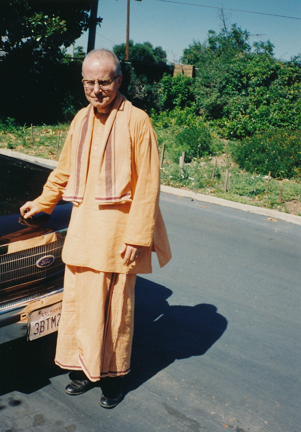 Sacramento Swami Vedananda Drove Swami Sarvagatananda