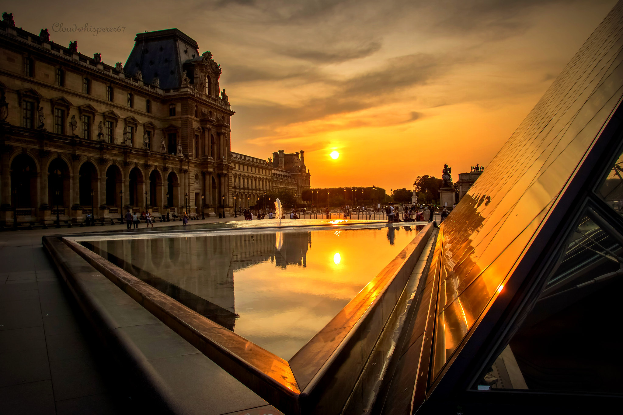 Sun of Paris - Le Louvre