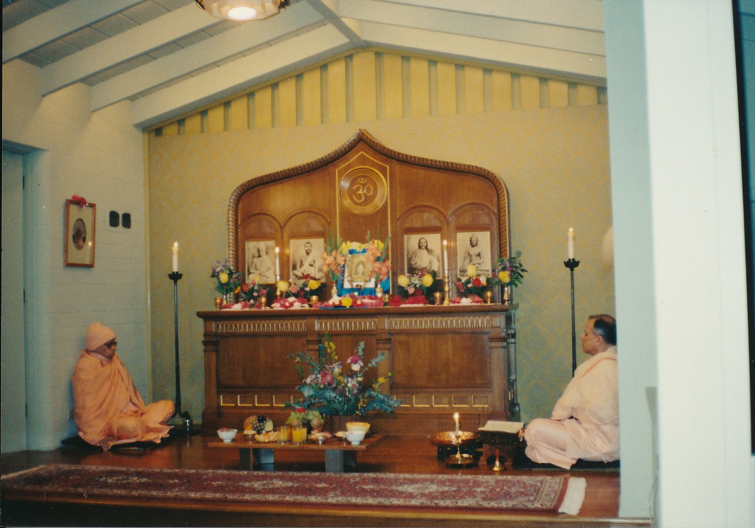 Swami Shraddhananda Swami Prapannananda Sri Chaitanya Puja