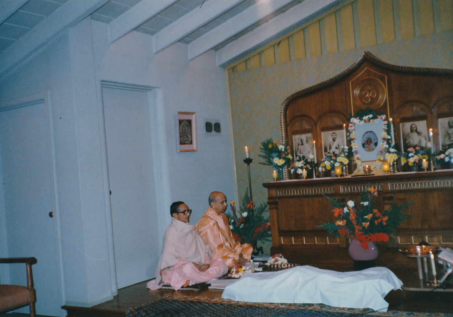 Sacramento Swami Pramathananda Swami Prabuddhananda Jagaddhatri Puja