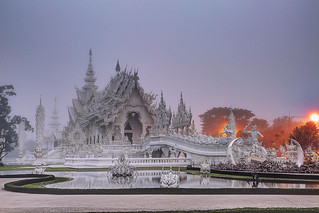 Three quarter view of the White Temple before the sunrise