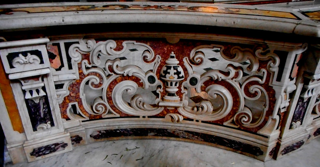 Balustrade - polychrome marbles (18th century) - Santa Maria di Caravaggio Church in Naples