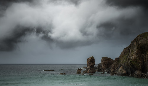 Dail Mor by Scott Robertson (Roksoff), A bizarre moment on Dail Mor beach, Isle of Lewis. This huge stormy moody sky rolled in from nowhere