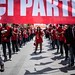 Jóvenes miembros del Partido Revolucionario de los Trabajadores (DIP) participan en una manifestación del Primero de Mayo en Maltepe, la parte de Anatolia de Estambul. BULENT KILIC AFP