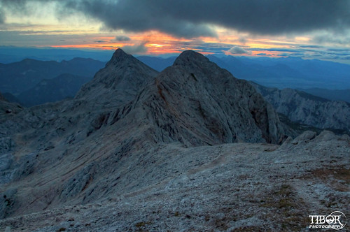 slovenia trekking trek hiking triglav julian alps sunrise