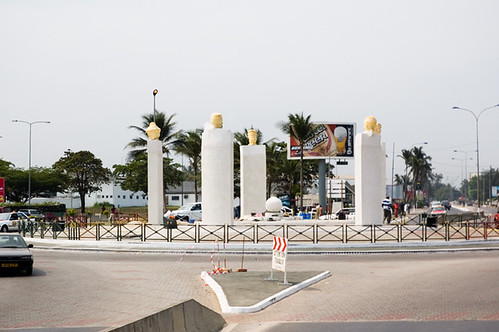 africa monument architecture westafrica beton gabon libreville trafficcircle