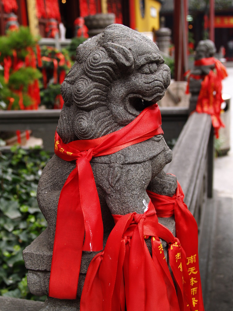 Dragon in The Jade Buddha temple in Shanghai