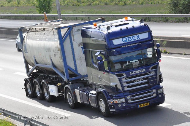 Scania R500 V8 Topline. Qbex (Hollande) chargé d'un tankcontainer 20 Ft TML