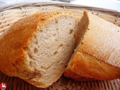 パン
pâñ