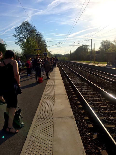 Attendre un train qui n’arrivera pas.. 19 avril jour de grève intense..