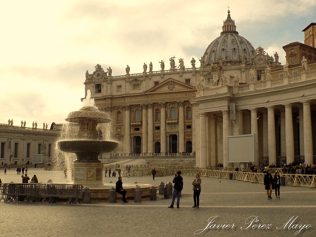 Piazza di San Petro. El Vaticano (Italia).